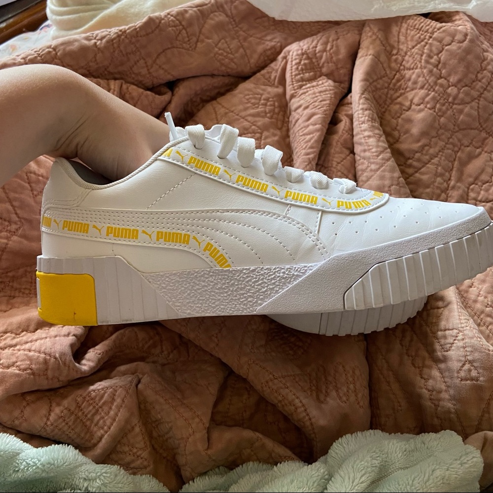 YELLOW//WHITE PUMAS 🤍💛